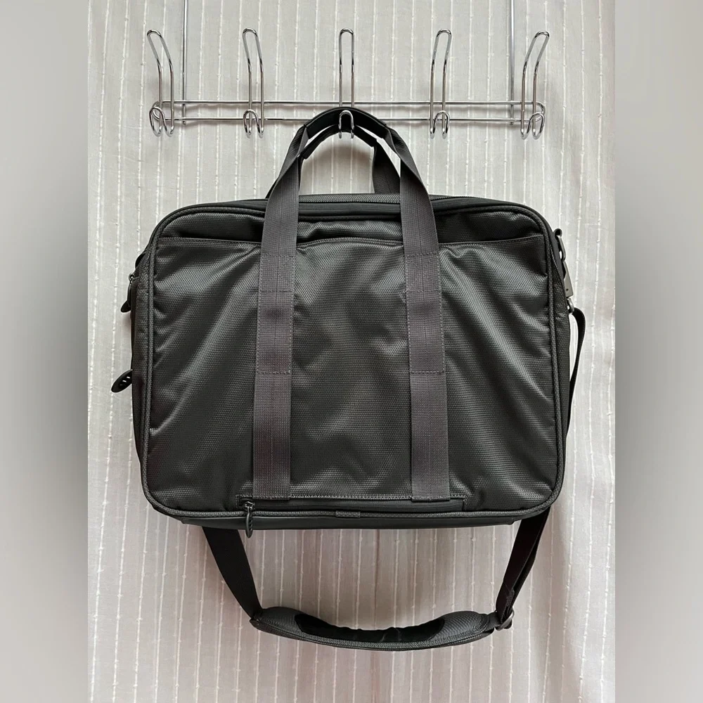 Tumi T-TECH Messenger Expandable Briefcase W/Strap Bag Black Nylon 5564 GRH